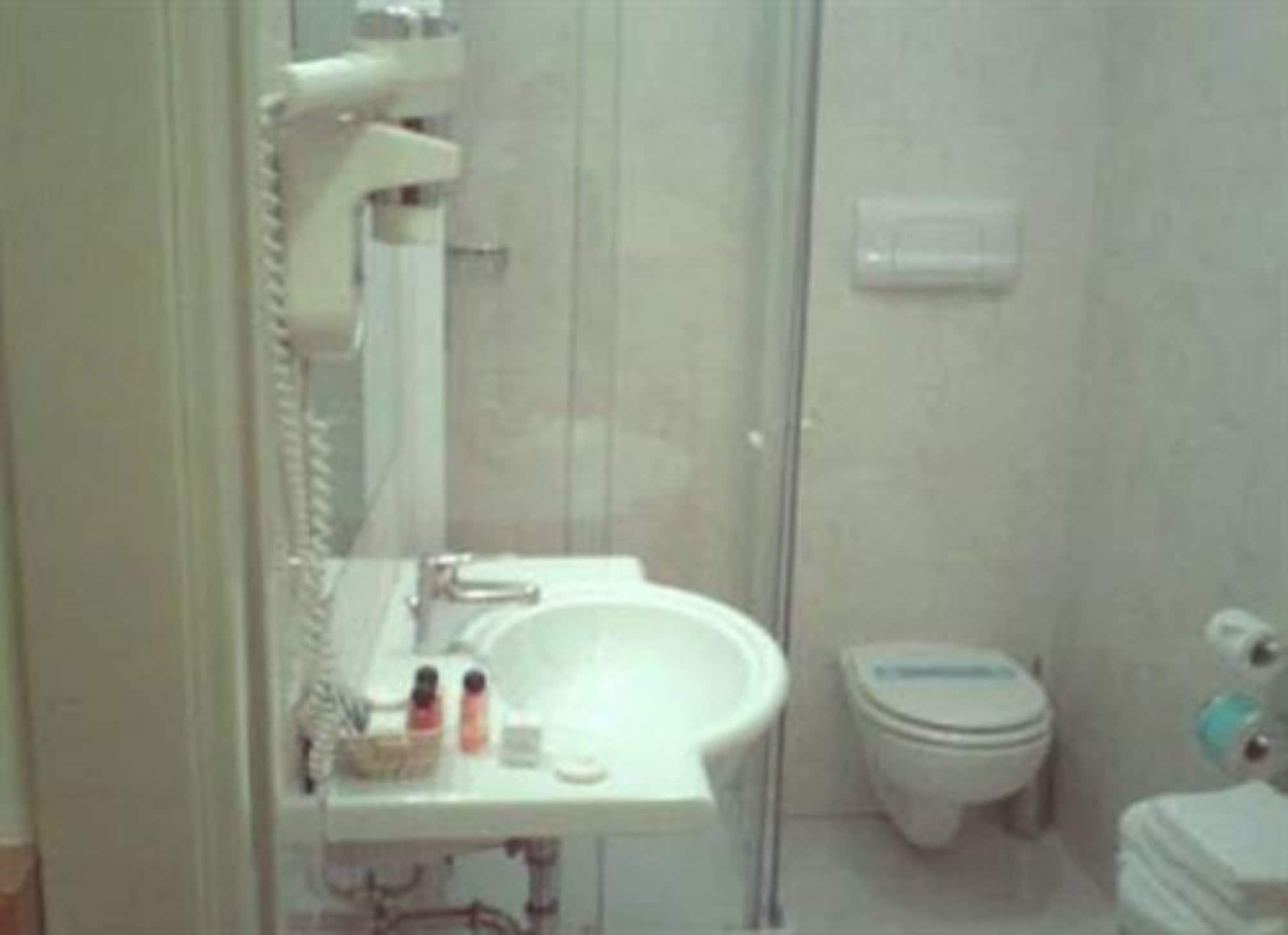 Hotel Cinque Giornate Milano Ngoại thất bức ảnh