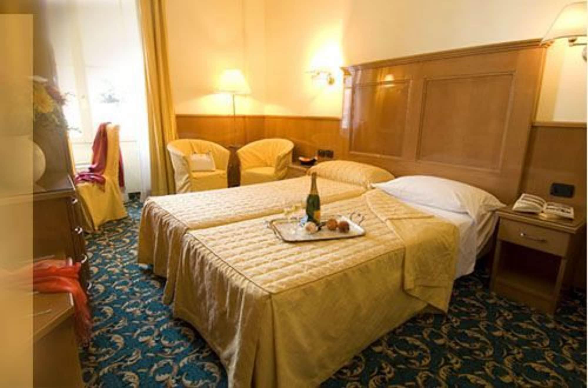 Hotel Cinque Giornate Milano Ngoại thất bức ảnh