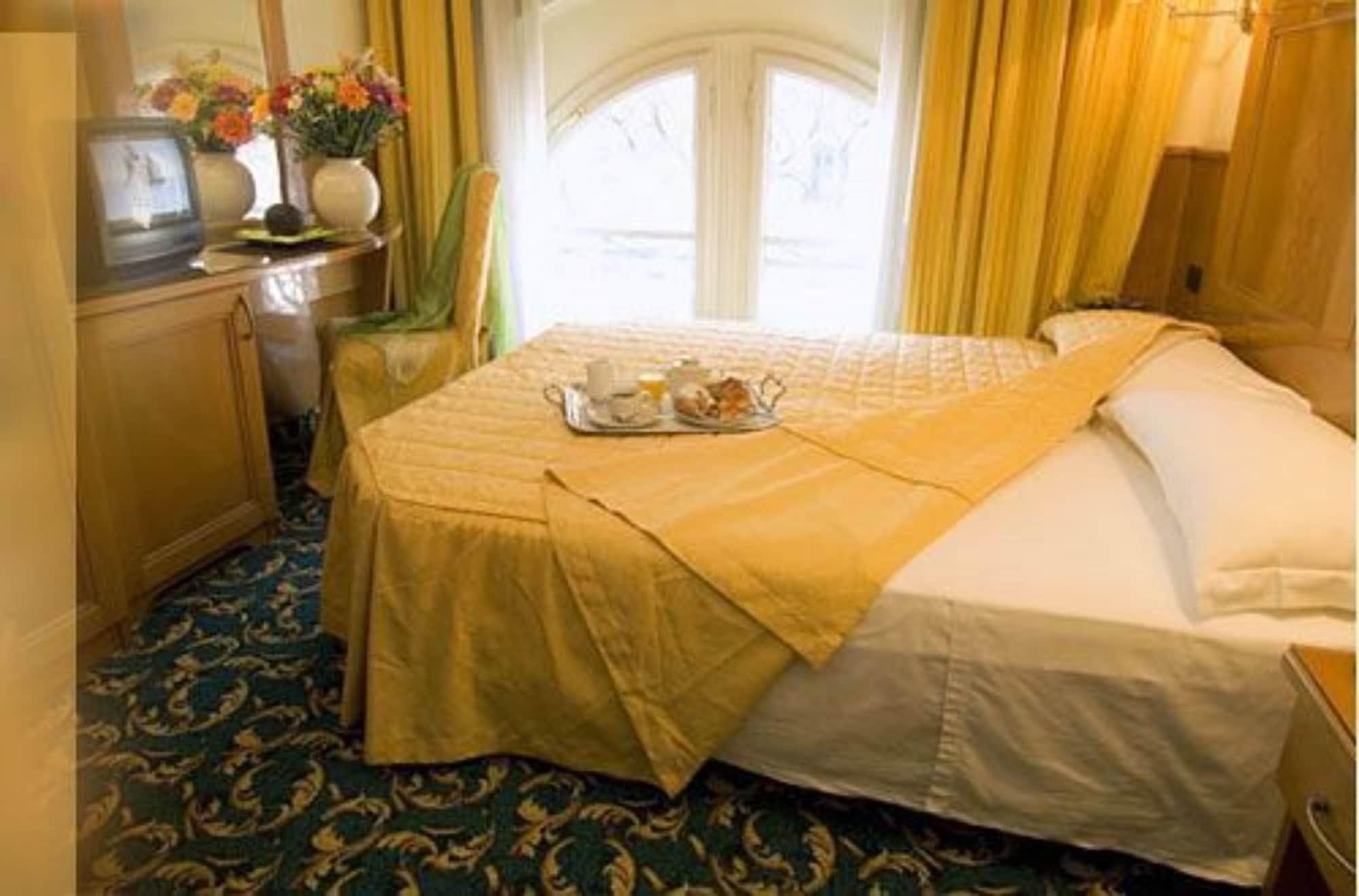 Hotel Cinque Giornate Milano Ngoại thất bức ảnh