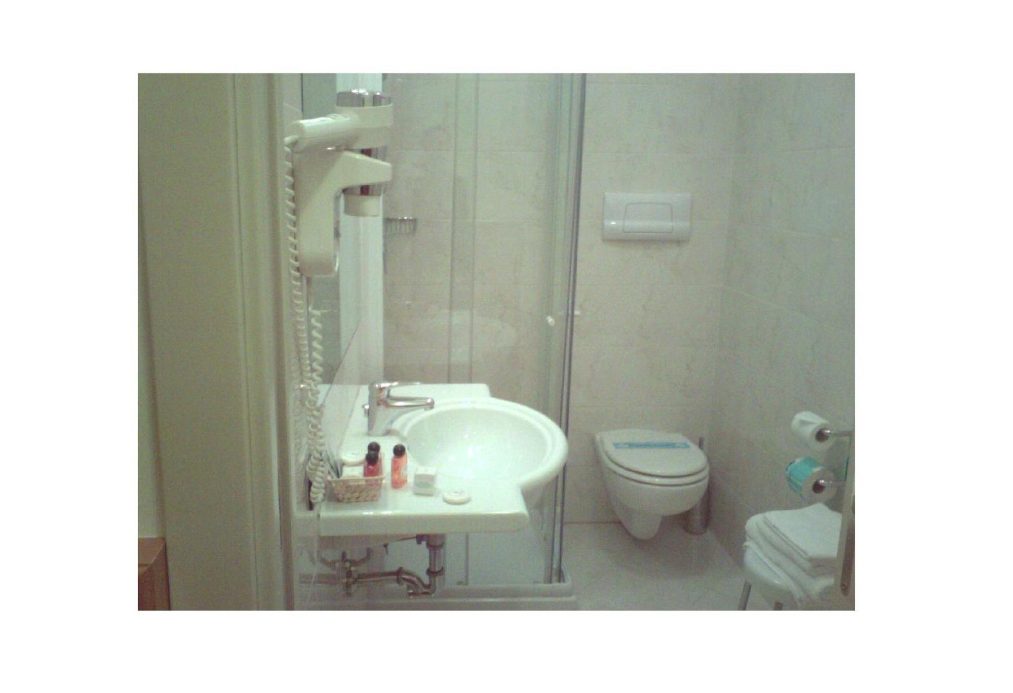 Hotel Cinque Giornate Milano Ngoại thất bức ảnh