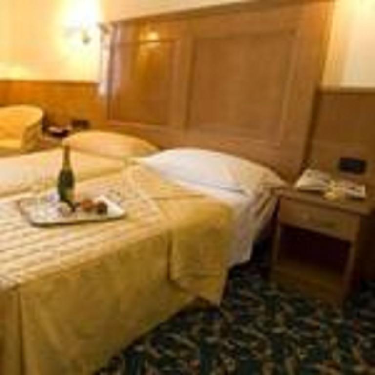 Hotel Cinque Giornate Milano Ngoại thất bức ảnh
